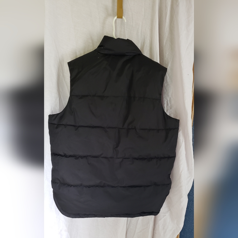 Hawke & Co Outfitter. Quilted Puffer Vest. Medium. Pockets. Zip Closure. - Picture 8 of 8